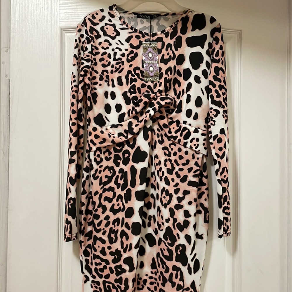 Boohoo Cheetah Maternity Dress Size: 4